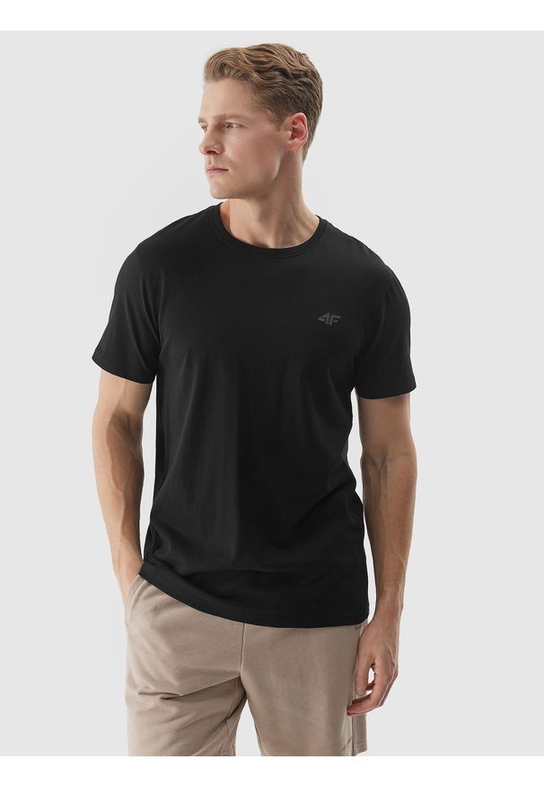 4f - 4F T-shirt regular gładki męski - czarny M. Okazja: na co dzień. Kolor: czarny. Materiał: bawełna, jersey, dzianina. Długość rękawa: krótki rękaw. Długość: krótkie. Wzór: gładki. Styl: sportowy, casual
