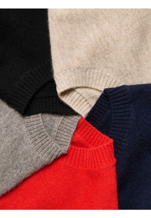 Reserved - Wełniany sweter z dodatkiem kaszmiru - beżowy. Kolor: beżowy. Materiał: wełna, kaszmir