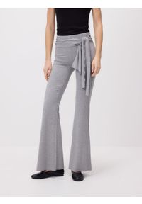 Reserved - Spodnie z wiskozą - jasnoszary. Kolor: szary. Materiał: wiskoza #1