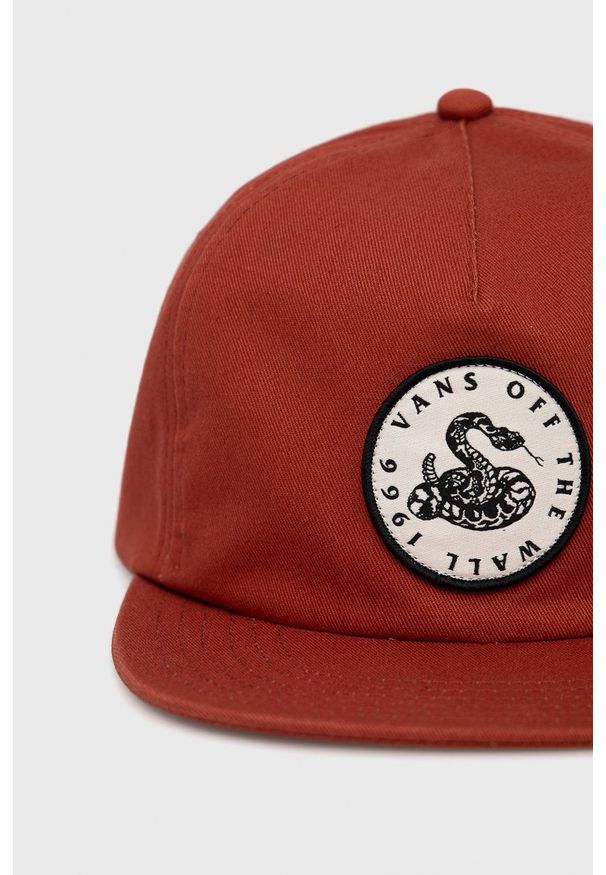Vans czapka kolor czerwony z aplikacją. Kolor: czerwony. Wzór: aplikacja