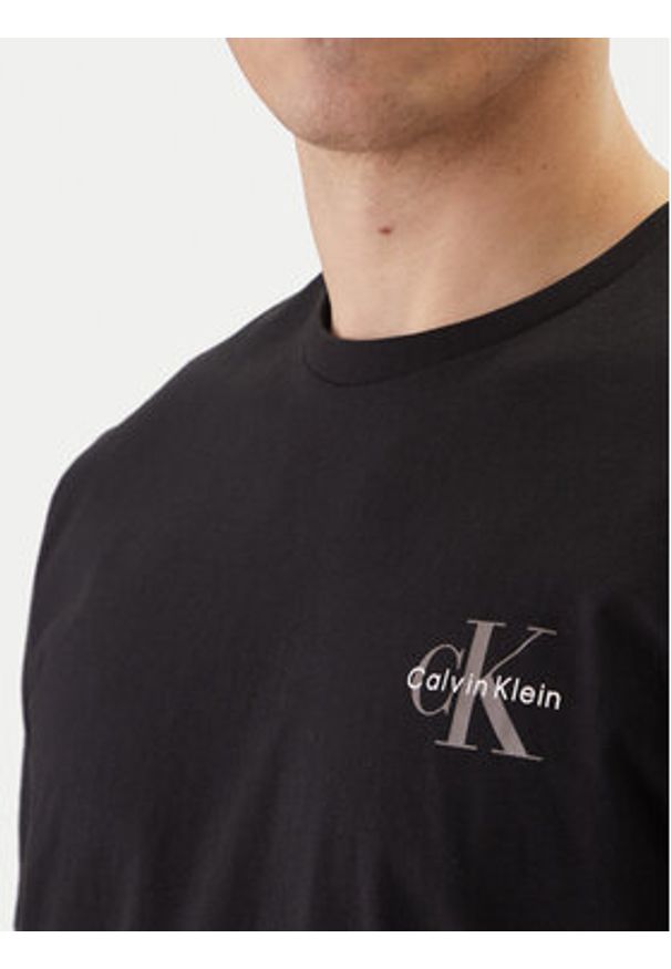 Calvin Klein Jeans T-Shirt LV04RF278G Czarny Regular Fit. Kolor: czarny. Materiał: bawełna