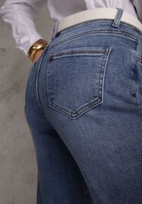 Renee - Jasnoniebieskie Jeansy z Bawełną o Fasonie Mom Fit Qastorea. Kolor: niebieski. Styl: klasyczny, street, elegancki #2