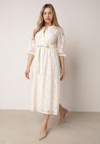 Born2be - Beżowy Koronkowa Sukienka Koszulowa o Rozkloszowanym Dole z Paskiem w Talii Nesssea. Okazja: na co dzień, do pracy. Kolor: beżowy. Materiał: koronka. Typ sukienki: koszulowe. Styl: casual, elegancki #3