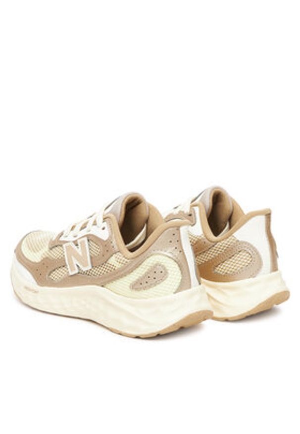 New Balance Buty do biegania Arishi WARISTG4 Beżowy. Kolor: beżowy. Materiał: materiał