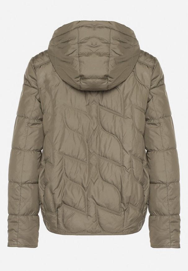 Born2be - Jasnozielona Przejściowa Kurtka z Oryginalnym Pikowaniem i Kapturem Aruvitte. Okazja: na spacer, na co dzień. Kolor: zielony. Materiał: jeans, poliester. Styl: casual