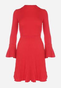 Born2be - Czerwona Sukienka Taliowana z Falbankami Marius. Okazja: na co dzień, do pracy. Typ kołnierza: kołnierz z falbankami. Kolor: czerwony. Materiał: wiskoza. Typ sukienki: proste. Styl: klasyczny, casual #4