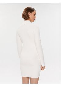 Guess Sukienka dzianinowa W3BK0W Z2YJ2 Biały Bodycon Fit. Kolor: biały. Materiał: wiskoza. Typ sukienki: bodycon #5