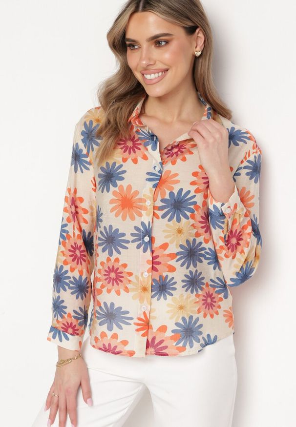 Born2be - Beżowo-Niebieska Koszula w Kwiaty Zapinana na Guziki Horisa. Okazja: na co dzień. Kolor: beżowy. Materiał: wiskoza, jeans, materiał. Wzór: kwiaty. Styl: casual