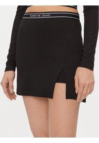 Tommy Jeans Spódnica mini DW0DW17436 Czarny Slim Fit. Kolor: czarny. Materiał: syntetyk #1
