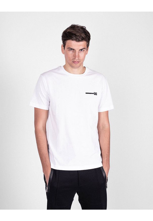 Les Hommes T-shirt "Typography" | UHT214 700P | Typography T-Shirt | Mężczyzna | Czarny, Biały. Okazja: na co dzień. Kolor: czarny, biały, wielokolorowy. Materiał: bawełna. Wzór: nadruk. Styl: casual