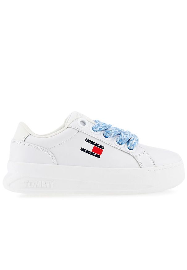 Buty Tommy Jeans City Flatform EN0EN02117-0K4 - białe. Zapięcie: sznurówki. Kolor: biały. Materiał: tkanina, skóra, guma. Szerokość cholewki: normalna. Wzór: napisy, aplikacja. Obcas: na platformie