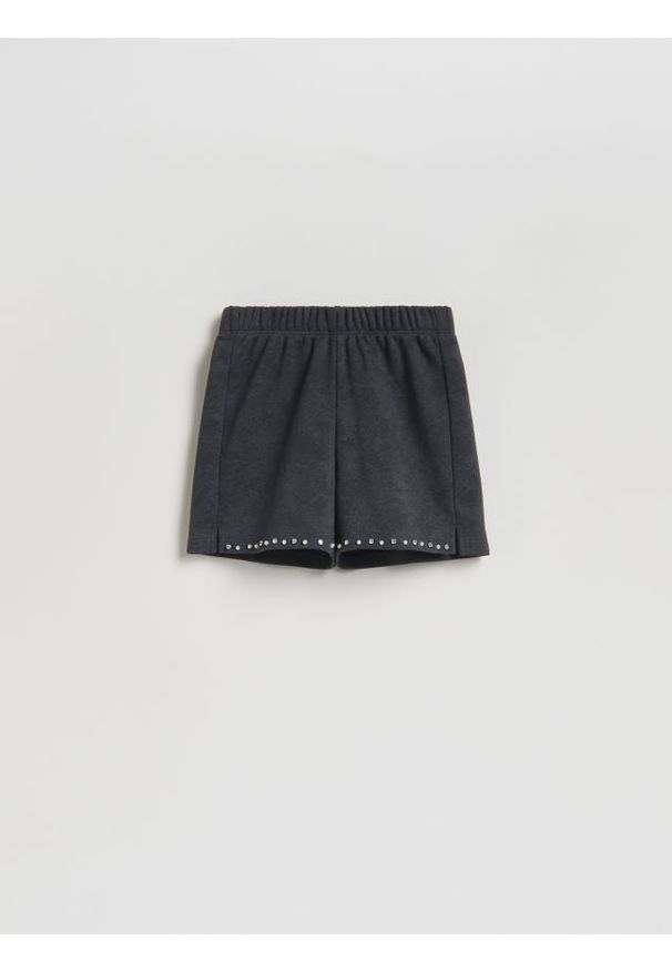 Reserved - Bawełniane szorty z efektem sprania - czarny. Kolor: czarny. Materiał: bawełna