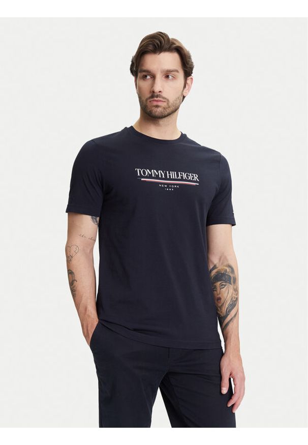 TOMMY HILFIGER - Tommy Hilfiger T-Shirt Brand Love MW0MW40324 Granatowy Regular Fit. Kolor: niebieski. Materiał: bawełna