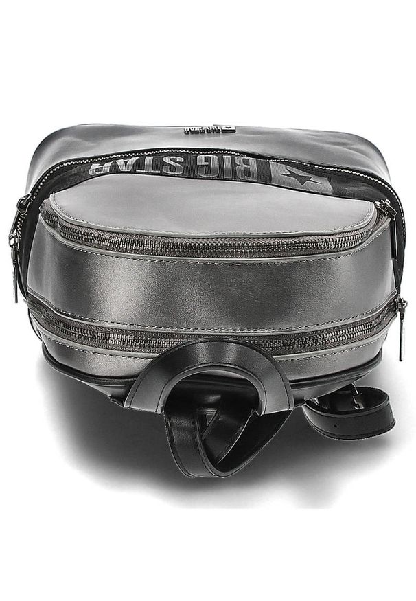 Big Star Accessories - Czarny Modny Plecak Damski Big Star. Kolor: czarny. Materiał: z tłoczeniem. Styl: casual