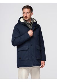 Ombre Clothing - Długa męska kurtka parka z kożuszkiem – granatowa V2 - Rozmiar: M. Kolor: niebieski. Materiał: syntetyk, materiał, wełna, guma. Długość: długie. Wzór: aplikacja. Styl: klasyczny