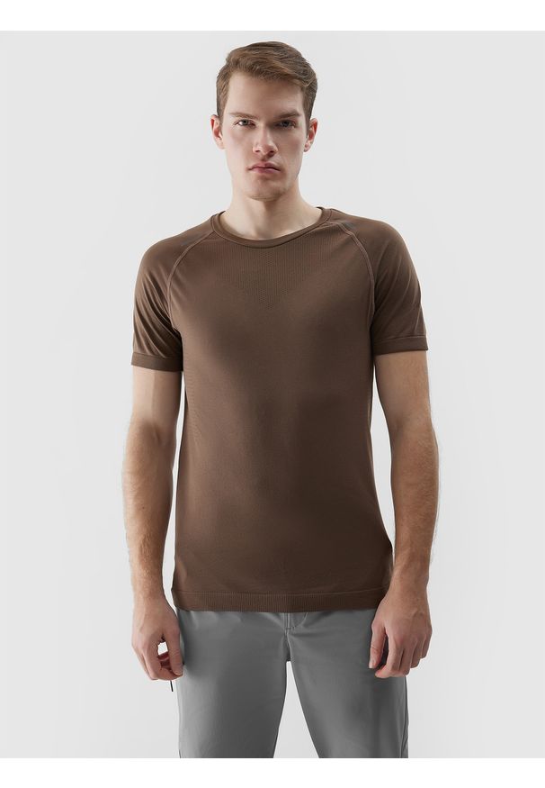 4f - 4F Koszulka bezszwowa do biegania w terenie męska - brązowa L/XL. Kolor: brązowy. Materiał: dzianina, syntetyk, materiał, poliester, skóra. Długość rękawa: raglanowy rękaw. Długość: długie. Wzór: gładki, ze splotem. Sport: fitness, bieganie