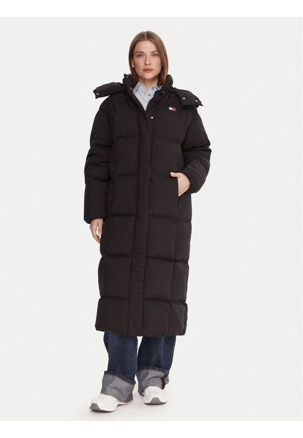 Tommy Jeans Płaszcz zimowy Alaska DW0DW21977 Czarny Relaxed Fit. Kolor: czarny. Materiał: syntetyk. Sezon: zima