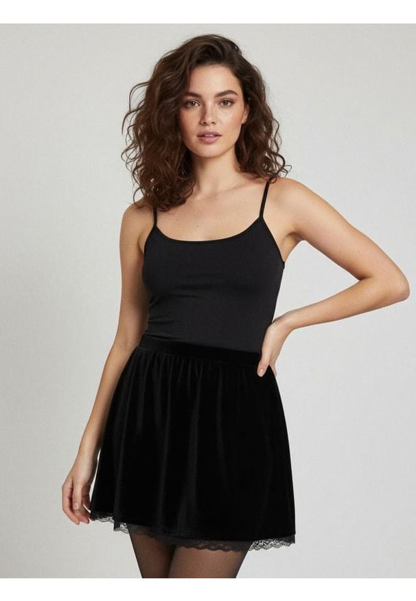 Sinsay - Spódnica mini - czarny. Kolor: czarny