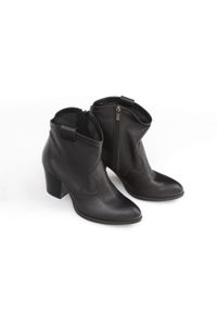 Zapato - dziurkowane kowbojki - skóra naturalna - model 470 - kolor czarny. Kolor: czarny. Materiał: skóra #3