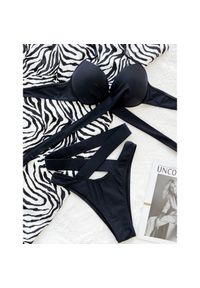 Intica - Bikini z ozdobnymi paskami na plażę i basen Shireen. Kolor: czarny. Materiał: materiał. Wzór: paski