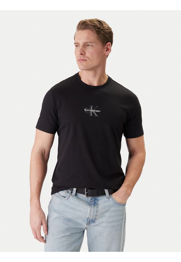 Calvin Klein Jeans T-Shirt LV04RB866G Czarny Regular Fit. Kolor: czarny. Materiał: bawełna