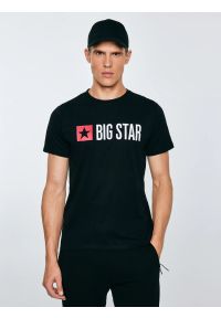 Big-Star - Koszulka męska z logo BIG STAR czarna Quado 906. Okazja: na co dzień. Kolor: czarny. Materiał: dzianina, jeans. Długość rękawa: krótki rękaw. Długość: krótkie. Wzór: nadruk, kolorowy. Styl: sportowy, casual