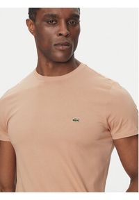 Lacoste T-Shirt TH6709 Beżowy Regular Fit. Kolor: beżowy. Materiał: bawełna