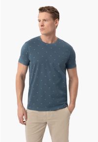 Volcano - T-shirt z wzorem TM-LEIF. Okazja: na co dzień. Materiał: bawełna, jeans, materiał. Długość: krótkie. Wzór: nadruk. Styl: casual, elegancki, klasyczny, wakacyjny #1