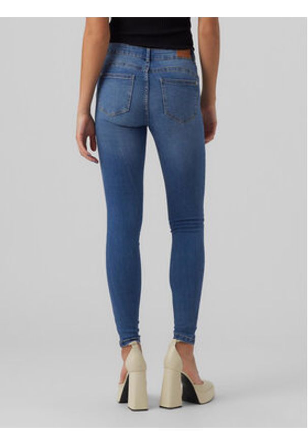 Vero Moda Jeansy Malia 10278825 Niebieski Slim Fit. Kolor: niebieski
