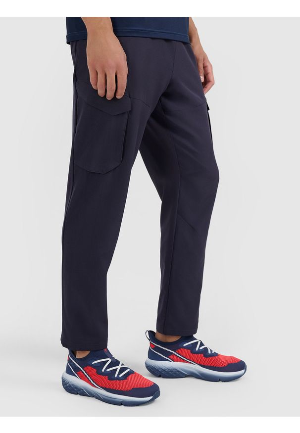 4f - 4F Niskie sneakersy Velocore E-knit męskie - czerwone 42. Kolor: czerwony. Materiał: dzianina, guma. Szerokość cholewki: normalna