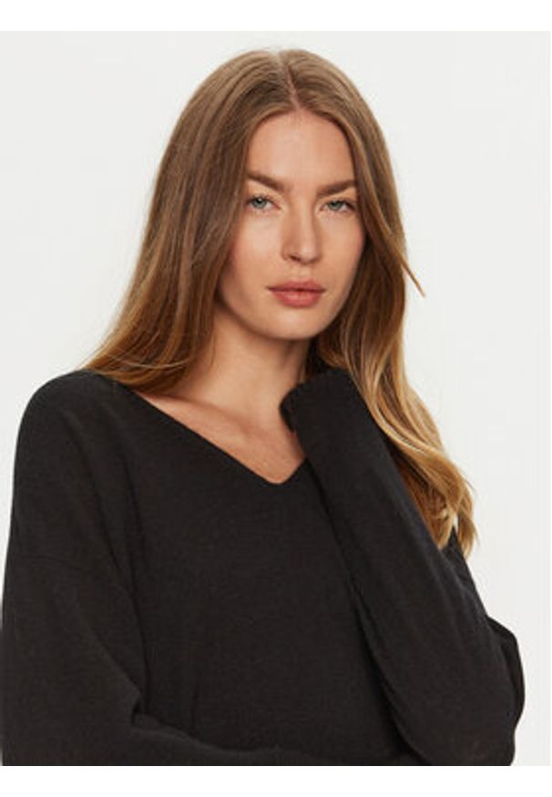 ViCOLO Sweter 22046S Czarny Regular Fit. Kolor: czarny. Materiał: kaszmir