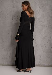 Renee - Czarna Wiskozowa Sukienka Wieczorowa z Falbanami Koronką i Wiązanym Trenem Lenivna. Okazja: na wesele, na ślub cywilny. Kolor: czarny. Materiał: wiskoza, koronka. Wzór: koronka. Styl: wizytowy #5