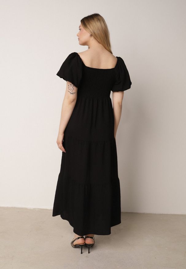 Born2be - Czarna Wiskozowa Sukienka z Bufiastymi Rękawami i Marszczoną Górą Liones. Okazja: na co dzień. Kolor: czarny. Materiał: wiskoza. Długość rękawa: krótki rękaw. Sezon: lato. Typ sukienki: proste. Styl: wakacyjny, casual