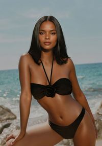 Renee - Czarne 3-Częściowe Bikini Stanik i Majtki z Aplikacjami Kwiatów Pareo z Siateczki Irisel. Kolor: czarny. Wzór: aplikacja, kwiaty #9