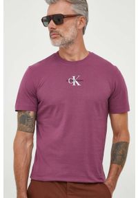 Calvin Klein Jeans t-shirt bawełniany kolor fioletowy z nadrukiem. Kolor: fioletowy. Materiał: bawełna. Wzór: nadruk. Styl: klasyczny #2