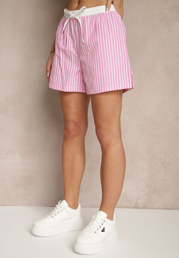 Renee - Różowe Szorty High Waist Ozdobione Sznurkami i Paskami Kinthea. Okazja: na co dzień. Stan: podwyższony. Kolor: różowy. Wzór: aplikacja. Sezon: lato. Styl: sportowy, casual