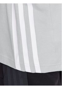 Adidas - adidas T-Shirt Future Icons 3-Stripes IN1616 Szary Loose Fit. Kolor: szary. Materiał: bawełna #4