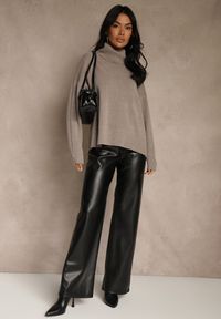 Renee - Ciemnobeżowy Casualowy Golf Tusara. Okazja: na co dzień. Typ kołnierza: golf. Kolor: beżowy. Materiał: jeans. Styl: casual #4