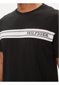 TOMMY HILFIGER - Tommy Hilfiger T-Shirt UM0UM03196 Czarny Regular Fit. Kolor: czarny. Materiał: bawełna