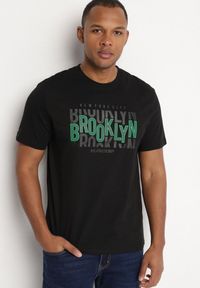 Born2be - Czarny T-shirt Bawełniany z Napisem Sunviera. Okazja: na co dzień. Kolor: czarny. Materiał: bawełna. Wzór: napisy. Styl: casual #6