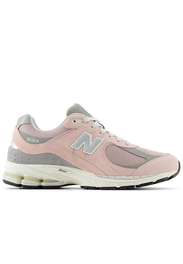 Buty New Balance M2002RFC - różowe. Okazja: na co dzień. Kolor: różowy. Materiał: zamsz, skóra, guma. Szerokość cholewki: normalna. Sport: bieganie