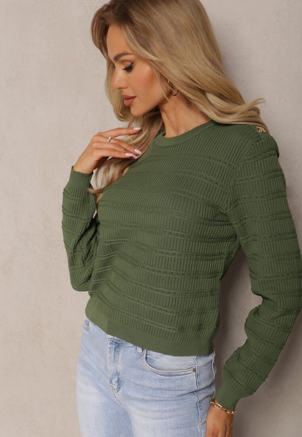 Renee - Zielony Klasyczny Sweter z Ozdobnymi Napami Vakatora. Kolor: zielony. Długość rękawa: długi rękaw. Długość: długie. Styl: klasyczny