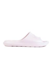 Klapki damskie Nike Victori One. Okazja: na plażę. Zapięcie: bez zapięcia. Kolor: różowy. Materiał: materiał, syntetyk. Styl: sportowy