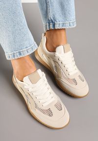 Renee - Ciemnobeżowe Sneakersy Tenisówki z Geometrycznym Motywem Amotheira. Okazja: na co dzień. Kolor: beżowy. Materiał: jeans. Wzór: geometria. Obcas: na płaskiej podeszwie #5