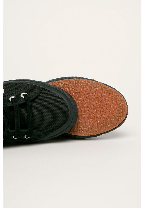 Superga - Tenisówki. Nosek buta: okrągły. Zapięcie: sznurówki. Kolor: czarny. Materiał: guma