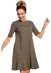 MOE - Dresowa trapezowa sukienka mini z dekoltem na plecach. Materiał: dresówka. Typ sukienki: trapezowe. Długość: mini