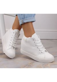 Big-Star - Trampki na koturnie ocieplane Big Star W INT1899B białe. Okazja: na co dzień. Kolor: biały. Obcas: na koturnie #5