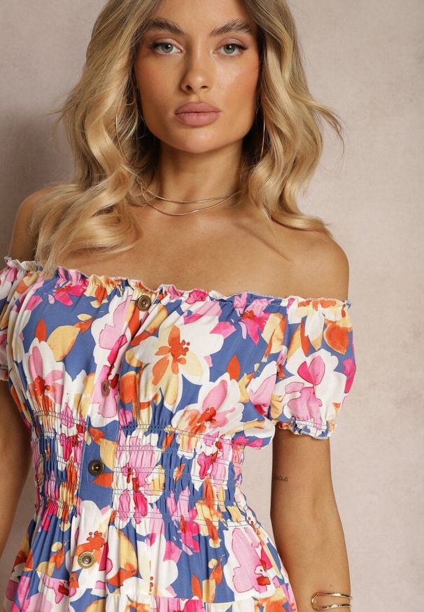 Renee - Niebiesko-Różowa Taliowana Sukienka z Bawełny Wykończona Gumką w Talii i Guzikami Nelianne. Okazja: na spacer, na imprezę. Kolor: niebieski. Materiał: bawełna. Sezon: lato. Styl: elegancki