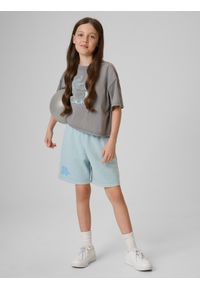 4f - 4F T-shirt loose crop top z nadrukiem dziewczęcy - szary 158/164 (12-14 lat). Okazja: na uczelnię, na co dzień, na spacer. Kolor: szary. Materiał: materiał, bawełna, skóra, dzianina. Długość: krótkie. Wzór: nadruk. Sezon: lato. Styl: casual #2