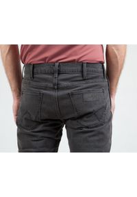 Wrangler - WRANGLER GREENSBORO MĘSKIE SPODNIE JEANSOWE MILES AWAY W15QOBR23 112319227